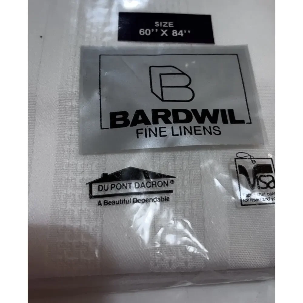 New Old Stock Vgt Bardwil Linens Carefree Oblong 60x84 Ivory Tablecloth White